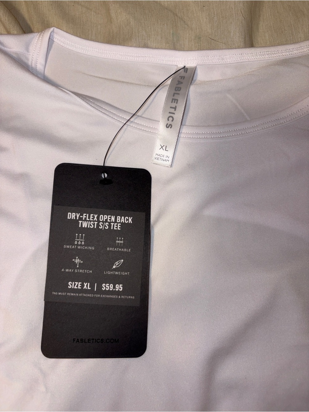 Fabletics White Crewneck Short Sleeve Crop Top - Picture 3 of 4